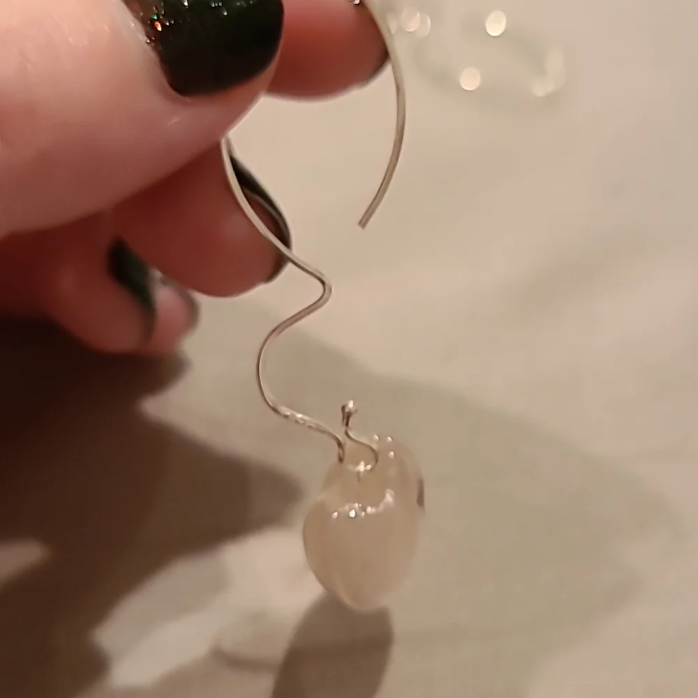 Light pink heart sterling silver drop earrings - Picture 7 of 8